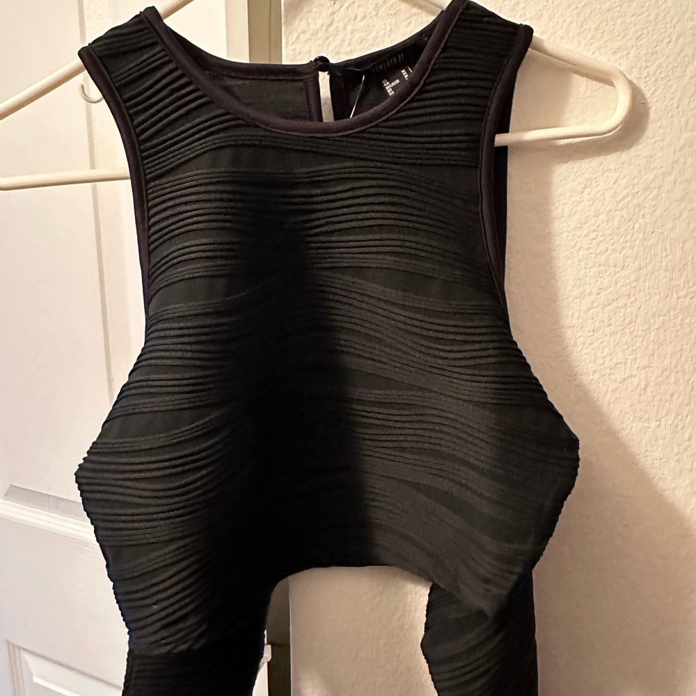 Black open shoulder crop top